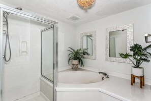 Hair dryer, towels - Pier Bliss: 3bed/3bath on the Gulf! Includes Beach Service! (Navarre)