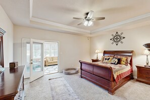 3 bedrooms, iron/ironing board, Internet, bed sheets - Charming Golf-front retreat with open living, covered porch & deck (Hot Springs Village)