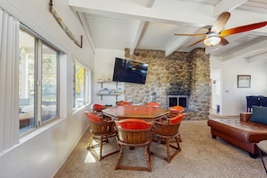 Dining - Spacious home with large deck, bbq grill, right on the 9th fairway (Munds Park)