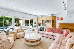 Smart TV, fireplace, books - Stylish Dog-Friendly Retreat W/ High-Speed WiFi, Pool & Spa, & Pool Table (Palm Springs)