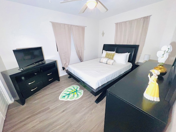 Iron/ironing board, WiFi, bed sheets