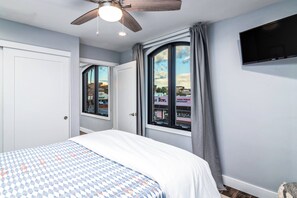 2 bedrooms, iron/ironing board, free WiFi, bed sheets - Old Town Scottsdale Fun — Walk, Dine, Explore & Unwind at Your Pace (Scottsdale)