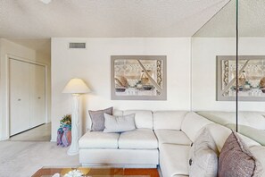 Smart TV, ping pong - Your Perfect Family Getaway in the Heart of Mesa—Relax, Play, and Explore! (Mesa)