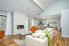 Unclassified image, 2 of 47, button - Coastal Comfort in Sea Pines | 3BR Retreat Near Beach & Harbour Town Lighthouse (Hilton Head)