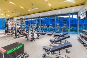 Fitness facility - Modern mountain-view gem with private pool, jacuzzi, & resort amenities (Palm Springs)