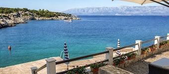 Beach front home in Zastrazisce