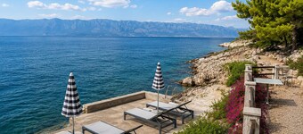 Beach front home in Zastrazisce