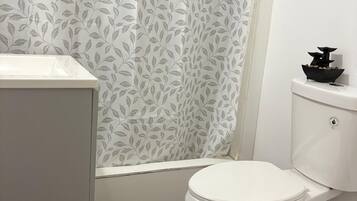Handtücher, Seife, Toilettenpapier