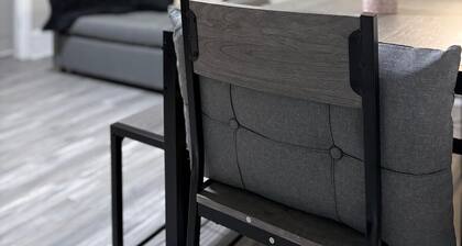 Welcoming 1-bedroom apartment in charming Ashland perfect for getaway