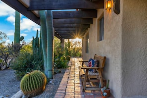 Terrace/patio - Ranch Style Living in Catalina Foothills with private hot tub (Tucson)
