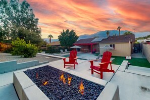 Terrace/patio - Snowbird-friendly home with private pool, spa, grill, enclosed backyard, W/D, AC (Palm Springs)