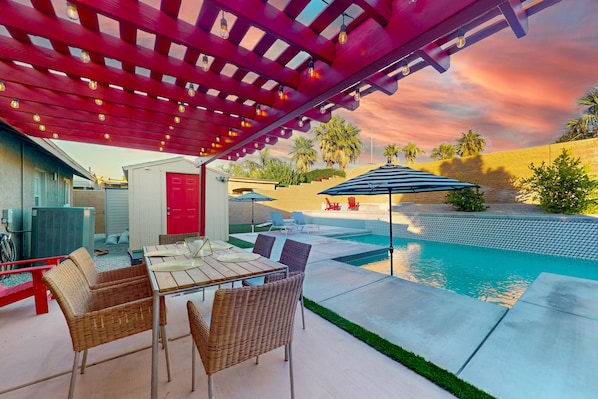 Pool - Snowbird-friendly home with private pool, spa, grill, enclosed backyard, W/D, AC (Palm Springs)