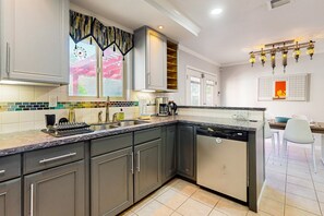 Fridge, microwave, oven, stovetop - Snowbird-friendly home with private pool, spa, grill, enclosed backyard, W/D, AC (Palm Springs)