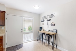 Interior - Bright Condo on 1st floor w/ 2 levels - patio, shared pool & laundry room (Scottsdale)
