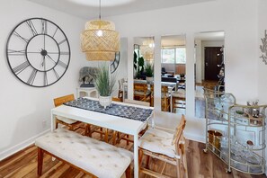 Dining - Dreamy bohemian condo with tranquil vibes, close proximity to downtown (Palm Springs)