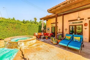 Terrace/patio - Mountain-view home with private pool & spa, near trails - 3BR #220080 (La Quinta)
