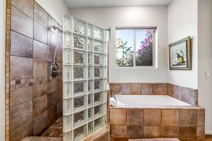Shower, hair dryer, towels - Mountain-view home with private pool & spa, near trails - 3BR #220080 (La Quinta)
