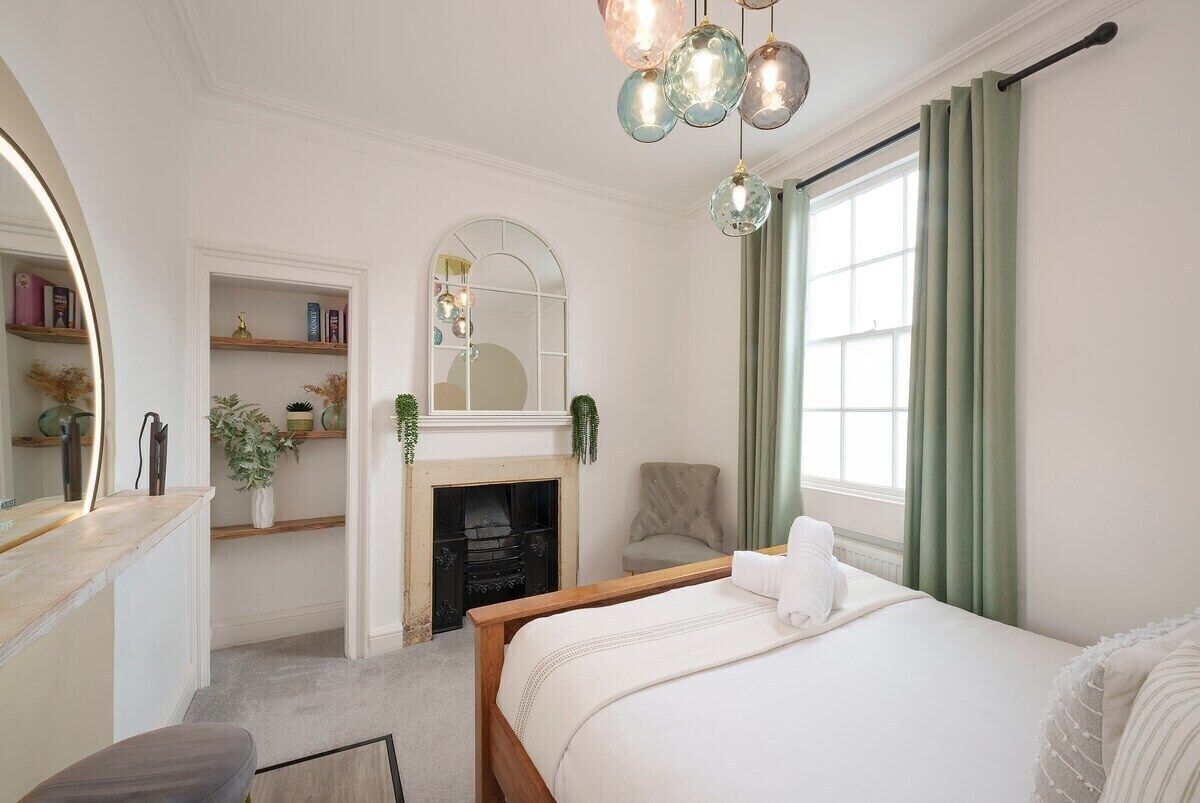 4 bedrooms, iron/ironing board, travel crib, WiFi (free)