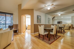 Dining - Condo in PGA West with Ping-Pong, pool & pool spa access - 2BR - #LIC-068206 (La Quinta)