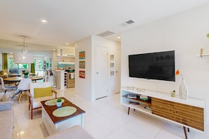 Interior - Bright & modern dog-friendly oasis with pool, tennis courts, balcony, & A/C (Palm Springs)