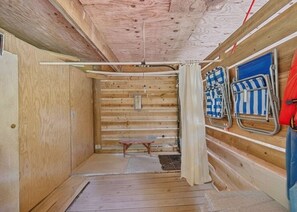 Interior - 3-bedroom house in lovely Sandbridge Beach-Budget Getaway (Virginia Beach)