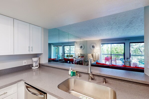 Interior - Mtn-view 2nd-floor renovated condo near trails with 4 pools, pool spas, balcony (Palm Springs)