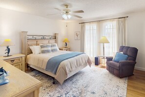 2 bedrooms, iron/ironing board, free WiFi, bed sheets - Snowbird-friendly golf-front home with pool, hot tub, grill, smart TVs, W/D, AC (Mesa)