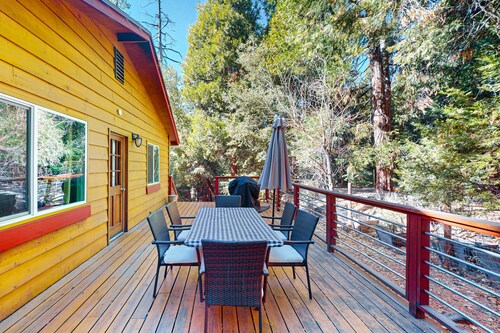 Beautifully remodeled mountain home with peaceful, private setting