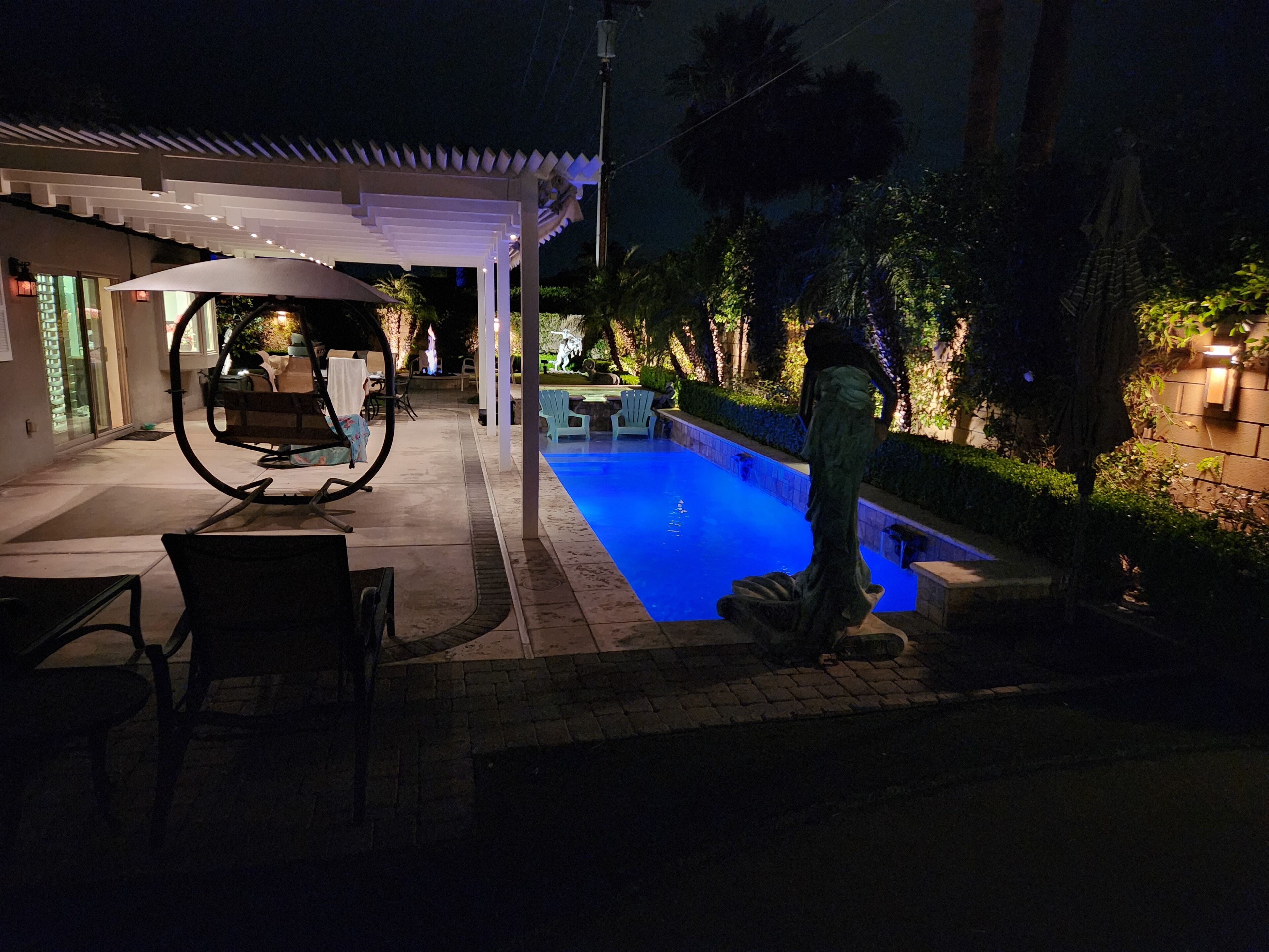 حمام سباحة