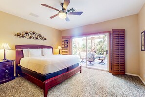 3 bedrooms, iron/ironing board, free WiFi, bed sheets - Snowbird-friendly house with mountain view, pool, on-site golf, and central AC (Indio)