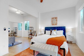 3 bedrooms, iron/ironing board, free WiFi, bed sheets - Newly redecorated home with private pool, spa & outdoor kitchen (Palm Springs)