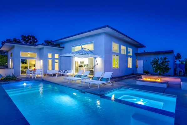Pool - Newly remodeled, modernist home with private pool, spa, & grill - dog-friendly (Palm Springs)
