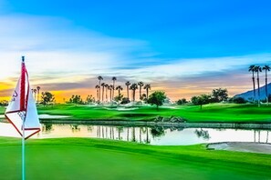 Golf - Glamorous home w/ mountain views, private pool, & on-site golf - 3 BR - #067092 (La Quinta)