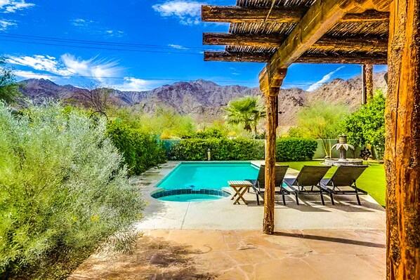 A heated pool - Family-Friendly Desert Home w/ Mountain Views & Private Pool - 3BR - #110400 (La Quinta)