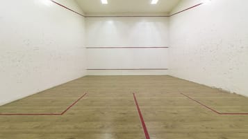 Apartment | Sports court