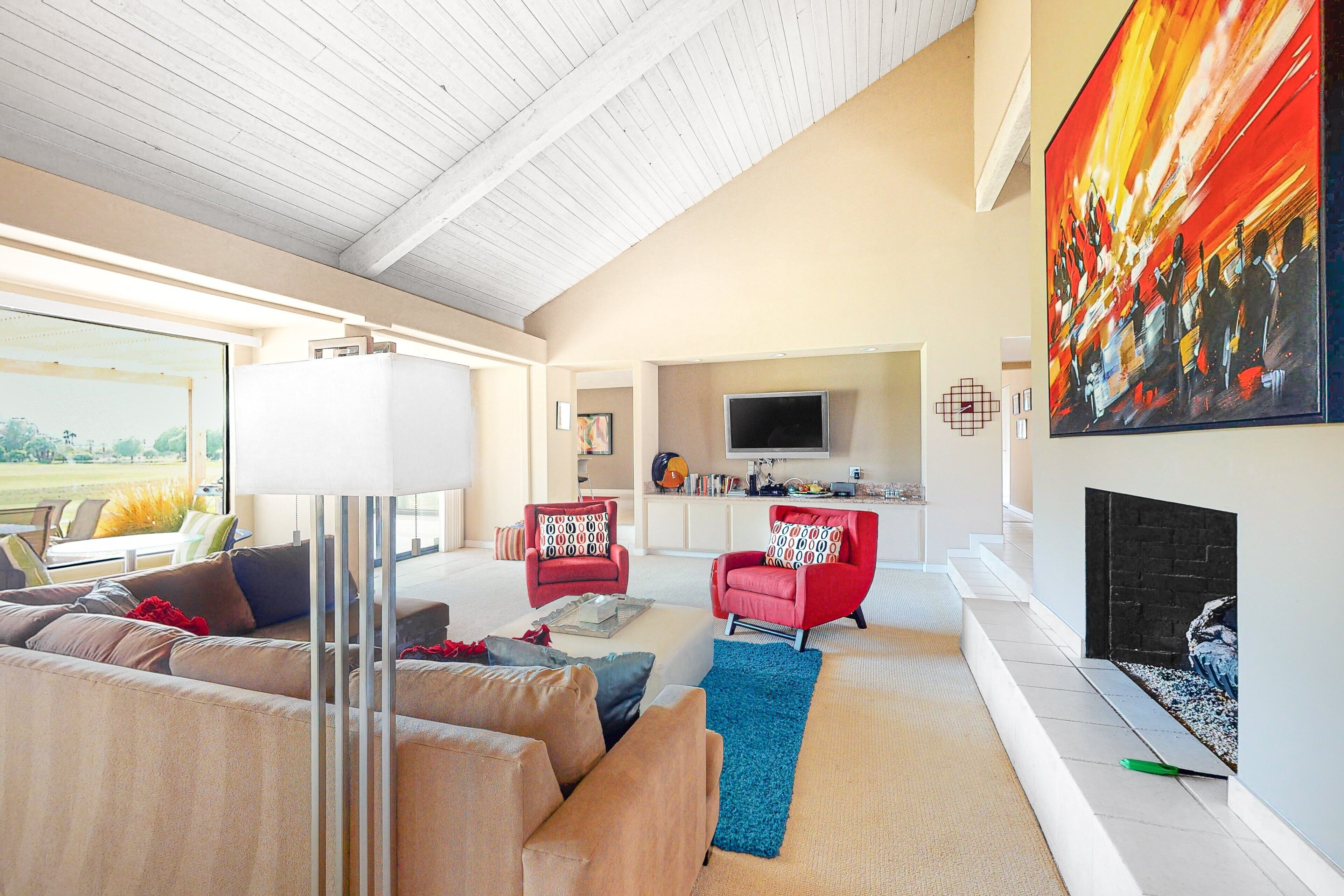 Smart TV, fireplace, DVD player