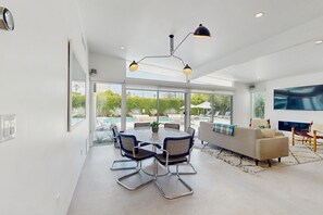 Interior - Stunning mid-century gem with private pool, spa, firepit, and free WiFi (Palm Springs)