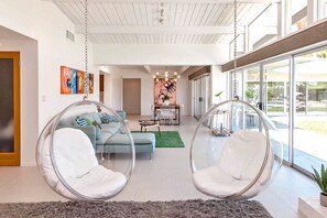 Interior - Fabulous Alexander home in the best neighborhood w/ pool, spa & mountain views (Palm Springs)