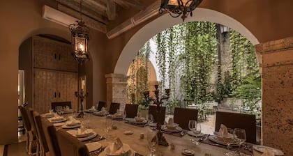 HOTEL NOI 1860: LUXURY HOUSE CARTAGENA DE INDIAS - King bed