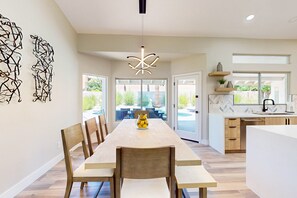 Dining - A stately luxury house with pool nestled in a serene neighborhood (Scottsdale)