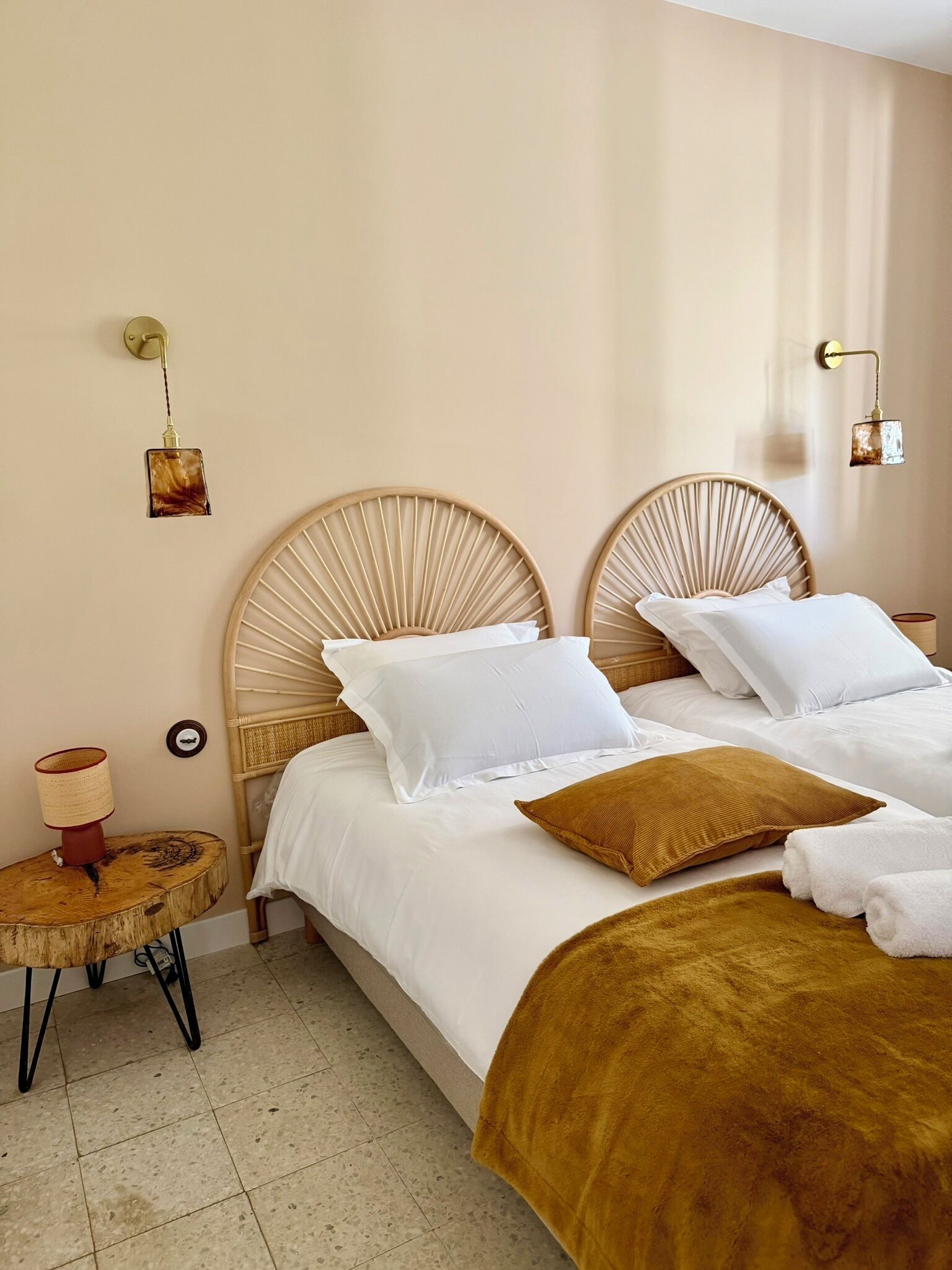 3 chambres, fer et planche à repasser, Wi-Fi, draps fournis