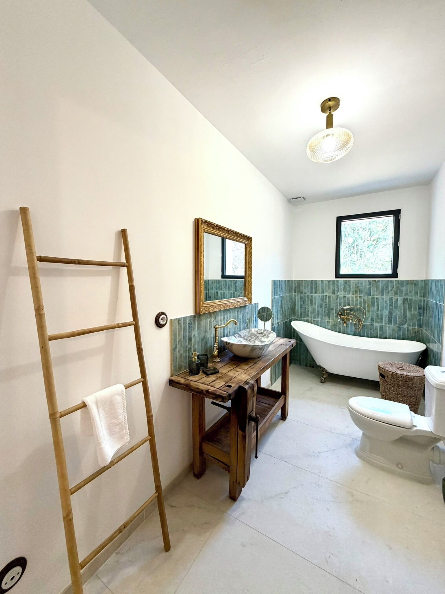 Shower, hair dryer, towels, toilet paper