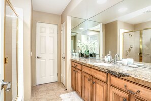 Shower, hair dryer, towels - Desert oasis with gorgeous pool, attached spa & firepit - dog-friendly (Palm Desert)