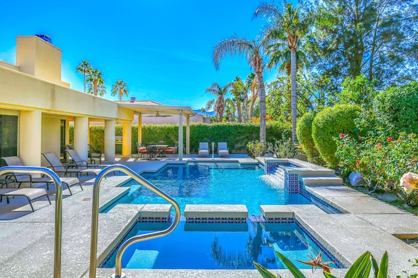 Pool - Desert oasis with gorgeous pool, attached spa & firepit - dog-friendly (Palm Desert)