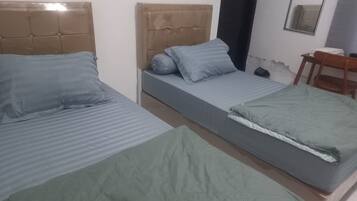 Chambre Standard avec lits jumeaux | Bureau, Wi-Fi gratuit, draps fournis