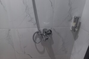 Standaard tweepersoonskamer | Badkamer