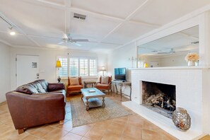 Smart TV, fireplace, DVD player, stereo - Movie Colony Oasis | Pool, Spa & Mountain Views | Near Downtown Palm Springs (Palm Springs)