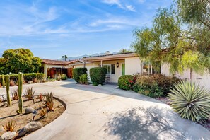 Exterior - Movie Colony Oasis | Pool, Spa & Mountain Views | Near Downtown Palm Springs (Palm Springs)