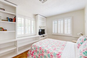 3 bedrooms, iron/ironing board, free WiFi, bed sheets - Movie Colony Oasis | Pool, Spa & Mountain Views | Near Downtown Palm Springs (Palm Springs)