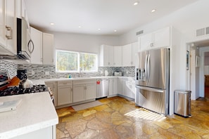 Fridge, microwave, oven, stovetop - Retro style dog-friendly home with private pool/spa, firepit & on-site golf (Palm Springs)